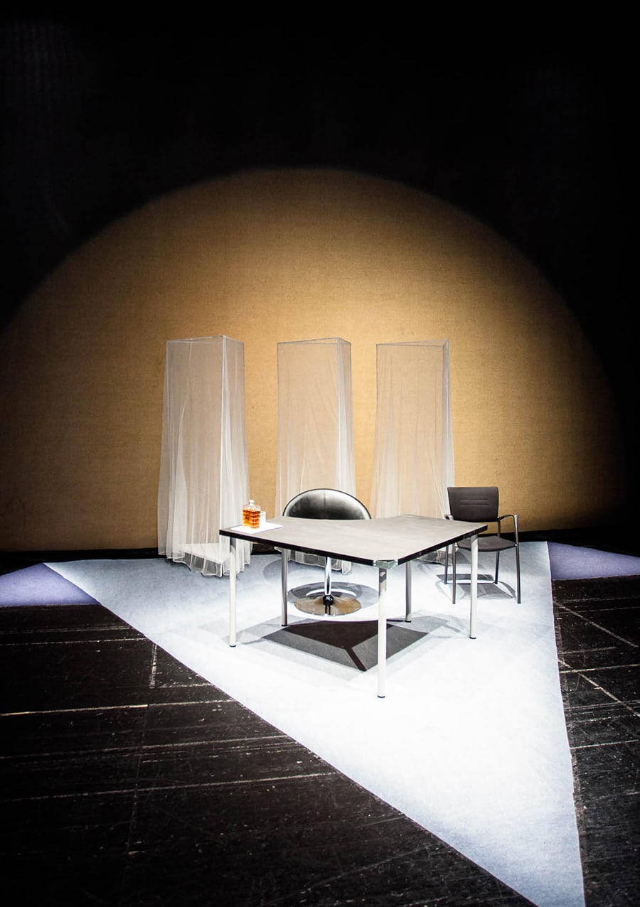 Set design by 2BOLD